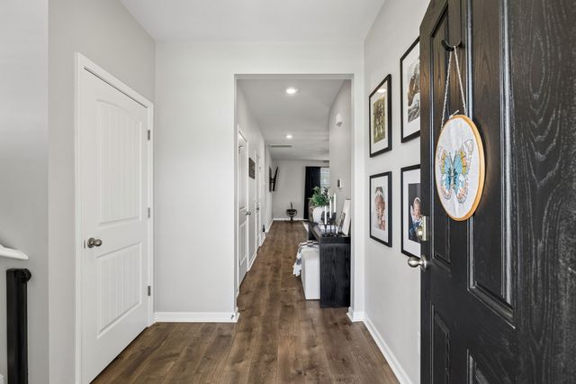 4096 Crossing Way, White House, TN 37188
