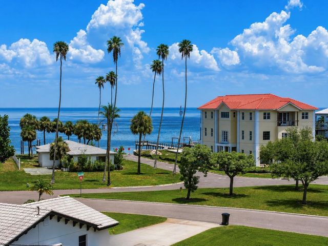 3406 BAYSHORE BLVD NE, St Petersburg, FL 33703
