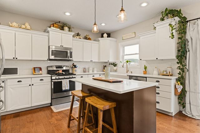 4367 55th Avenue, Bettendorf, IA 52722