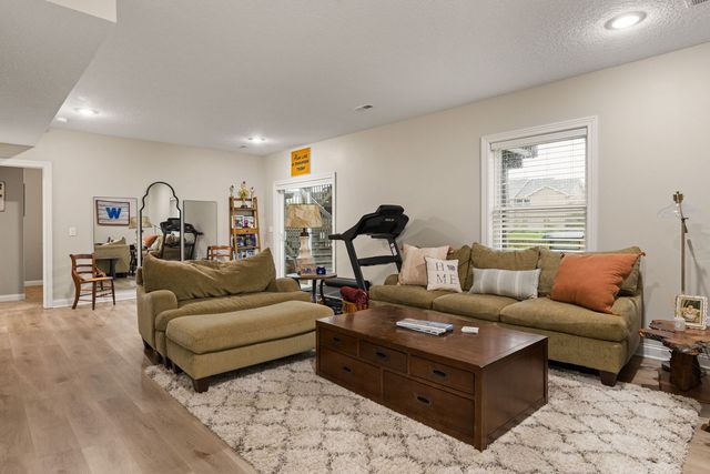 4367 55th Avenue, Bettendorf, IA 52722