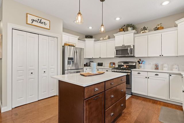4367 55th Avenue, Bettendorf, IA 52722