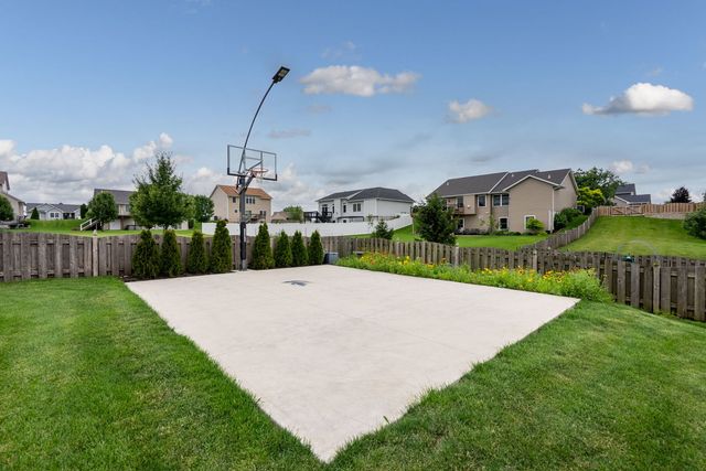 4367 55th Avenue, Bettendorf, IA 52722