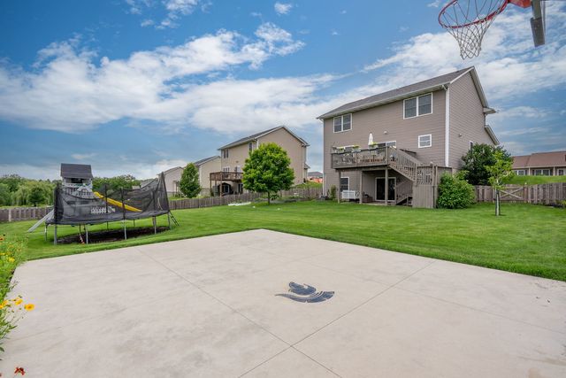 4367 55th Avenue, Bettendorf, IA 52722