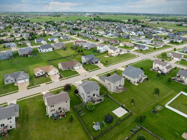 4367 55th Avenue, Bettendorf, IA 52722