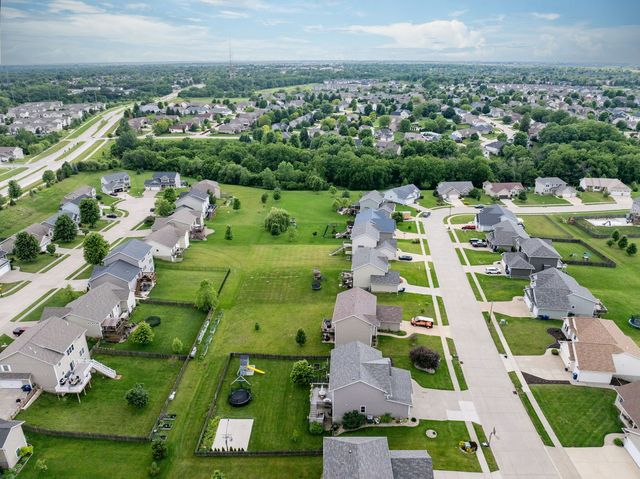 4367 55th Avenue, Bettendorf, IA 52722
