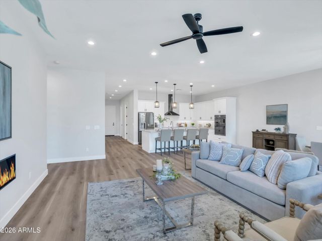 15324 W Bobwhite Way, Surprise, AZ 85387