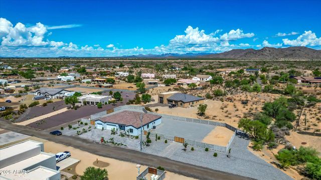 15324 W Bobwhite Way, Surprise, AZ 85387