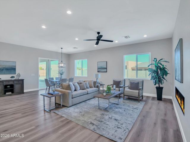 15324 W Bobwhite Way, Surprise, AZ 85387