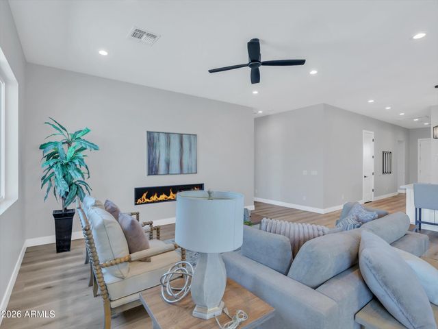 15324 W Bobwhite Way, Surprise, AZ 85387