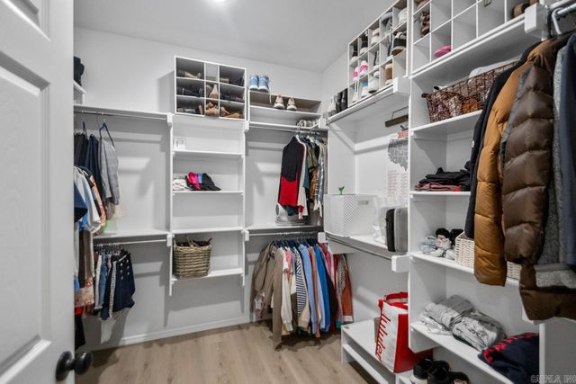 391 Genesis, Benton, AR 72015