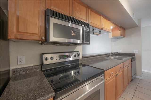 12261 SAILWINDS DRIVE 103, Largo, FL 33773