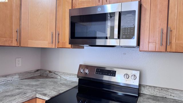 23 Raintree Court 15, Hayward, CA 94544