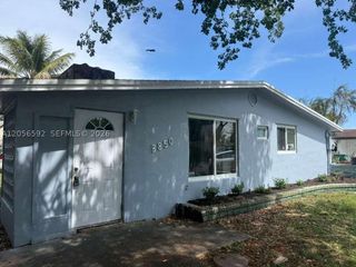 3850 SW 59th Ter, Davie, FL 33314