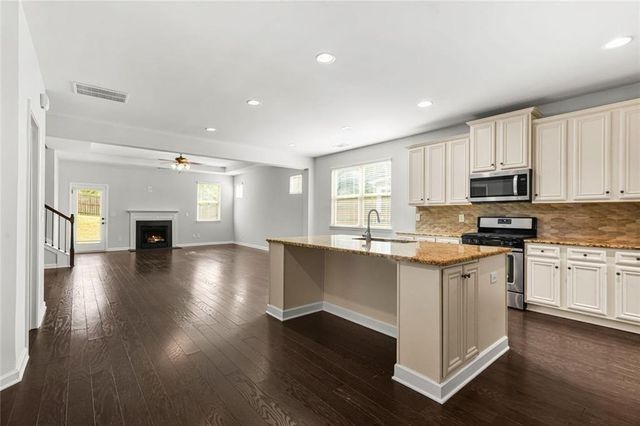 1040 Towne Mill Crossing, Canton, GA 30114