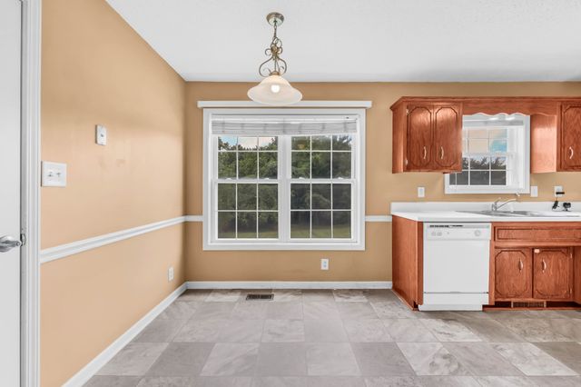 1445 Buchanon Dr, Clarksville, TN 37042
