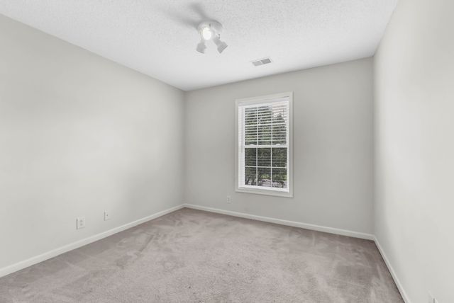 1445 Buchanon Dr, Clarksville, TN 37042