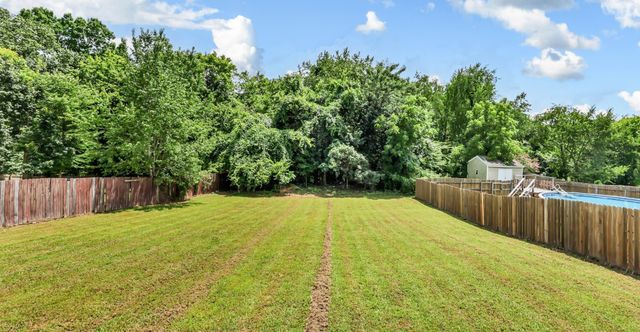 1445 Buchanon Dr, Clarksville, TN 37042