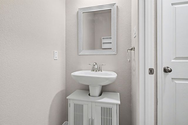 2004 Rockland DR, Austin, TX 78748