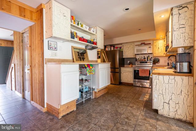 113 REDWOOD DR, Quakertown, PA 18951