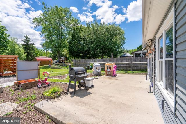 113 REDWOOD DR, Quakertown, PA 18951