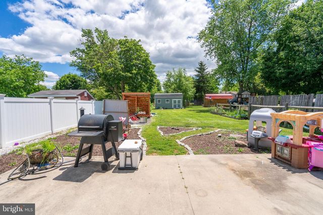 113 REDWOOD DR, Quakertown, PA 18951