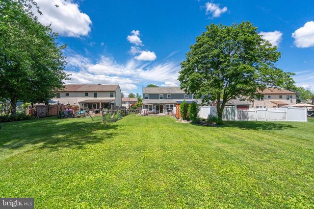 113 REDWOOD DR, Quakertown, PA 18951