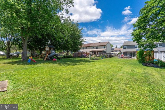 113 REDWOOD DR, Quakertown, PA 18951