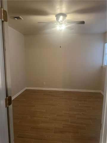 627 W Richard Ave, Kingsville, TX 78363