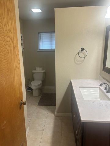 627 W Richard Ave, Kingsville, TX 78363