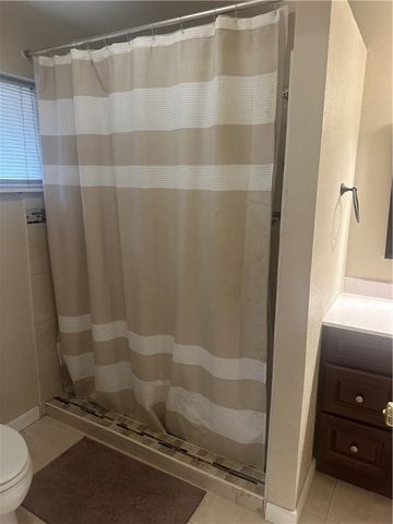 627 W Richard Ave, Kingsville, TX 78363