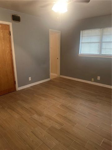 627 W Richard Ave, Kingsville, TX 78363