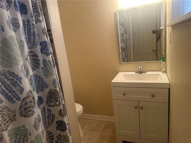 627 W Richard Ave, Kingsville, TX 78363