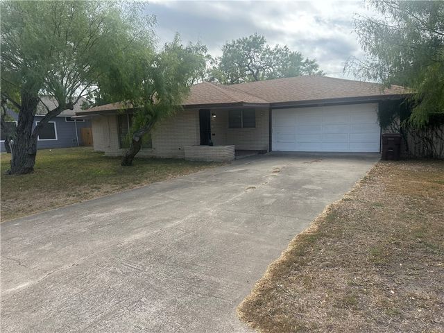 627 W Richard Ave, Kingsville, TX 78363