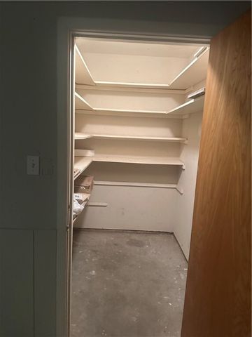 627 W Richard Ave, Kingsville, TX 78363