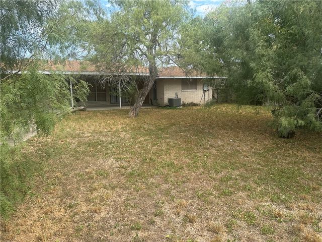 627 W Richard Ave, Kingsville, TX 78363
