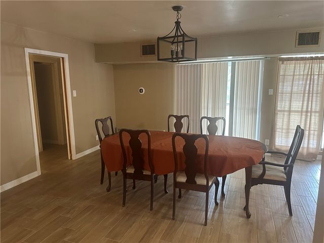 627 W Richard Ave, Kingsville, TX 78363