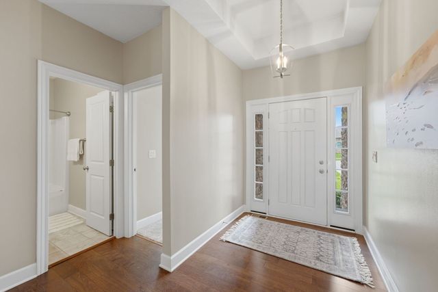 63 Cobblestone Lane, Leclaire, IA 52753