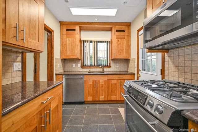 85-11 Eton Street, Jamaica Estates, NY 11432