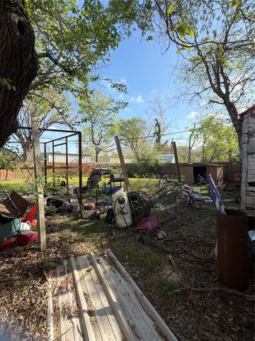 205 Graham Avenue, Bonham, TX 75418