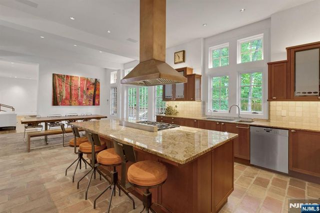 7 Charney Place, Alpine, NJ 07620