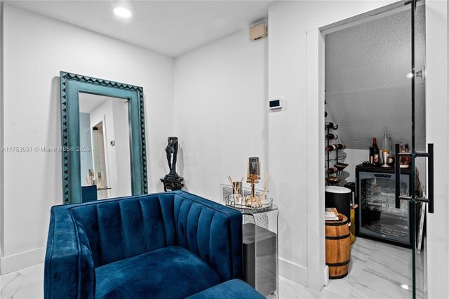 19931 NW 82nd Ct, Hialeah, FL 33015
