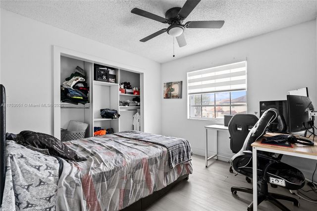 19931 NW 82nd Ct, Hialeah, FL 33015
