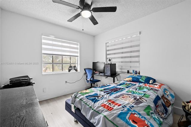 19931 NW 82nd Ct, Hialeah, FL 33015