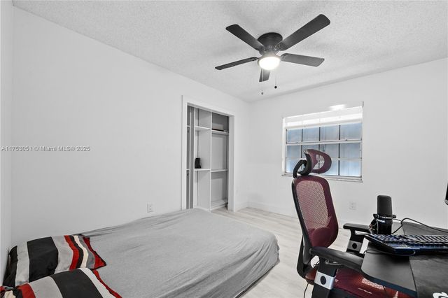 19931 NW 82nd Ct, Hialeah, FL 33015