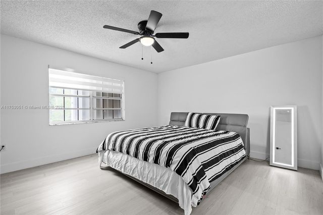 19931 NW 82nd Ct, Hialeah, FL 33015