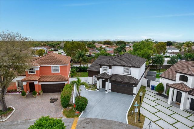 19931 NW 82nd Ct, Hialeah, FL 33015