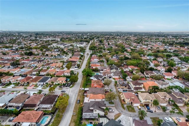 19931 NW 82nd Ct, Hialeah, FL 33015