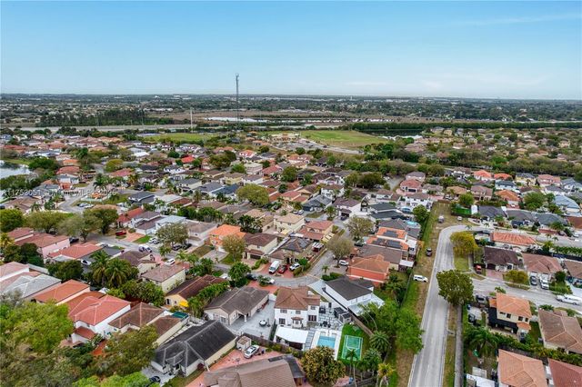 19931 NW 82nd Ct, Hialeah, FL 33015