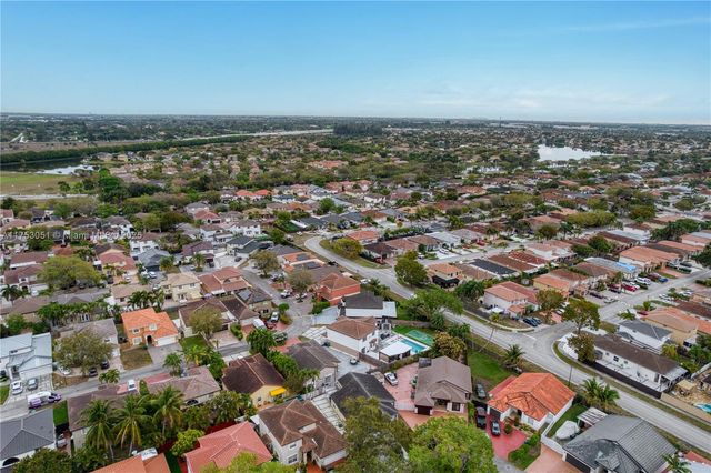 19931 NW 82nd Ct, Hialeah, FL 33015