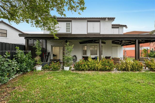 19931 NW 82nd Ct, Hialeah, FL 33015